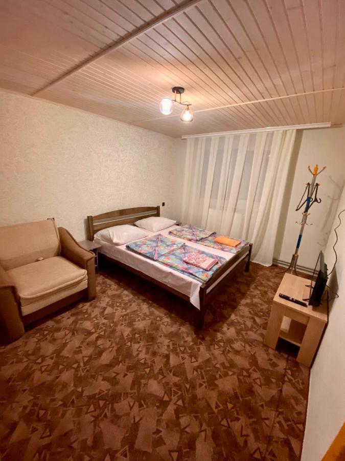 Pid Skeleyu Hotel Лазещина Екстериор снимка