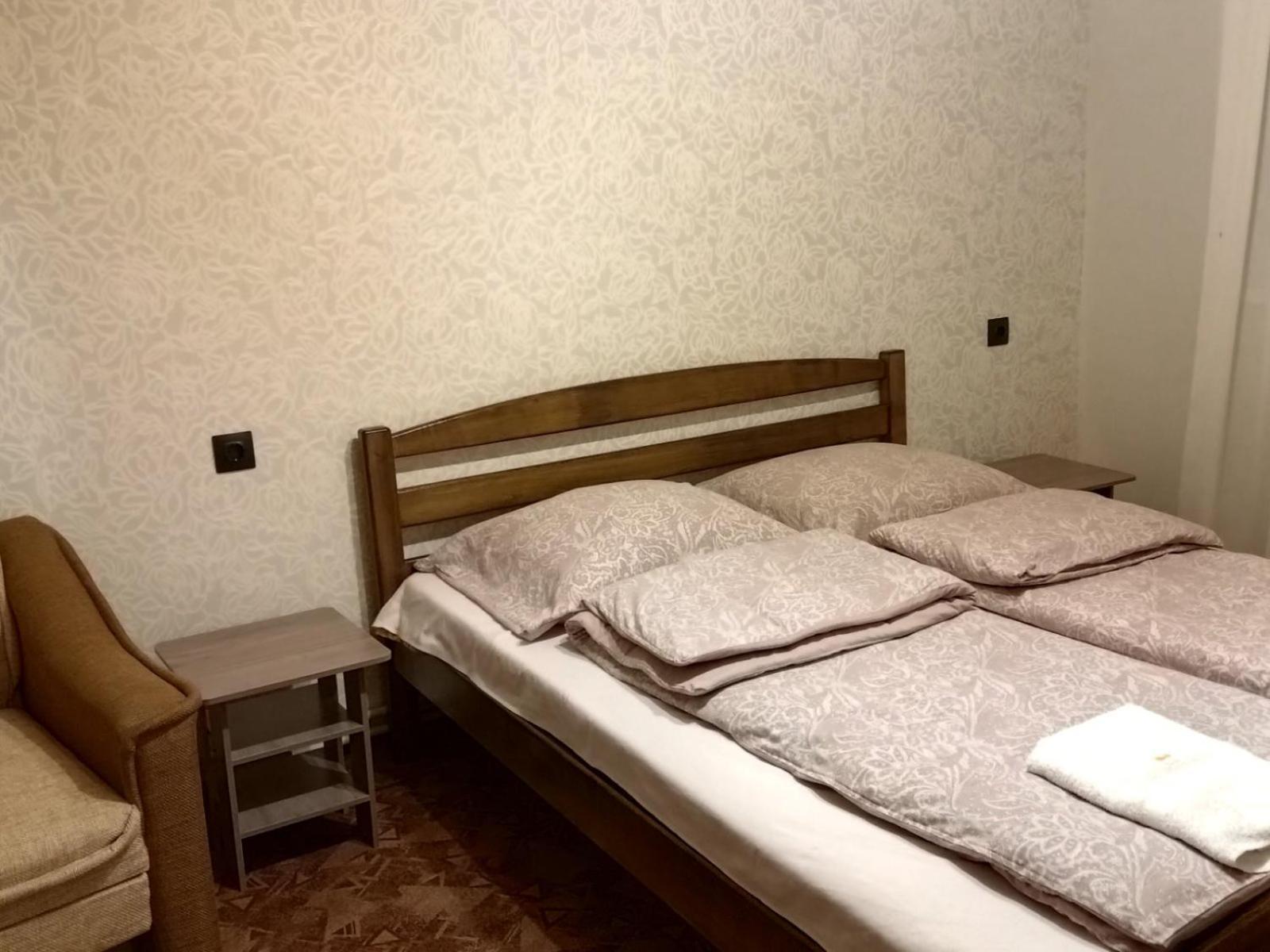 Pid Skeleyu Hotel Лазещина Стая снимка