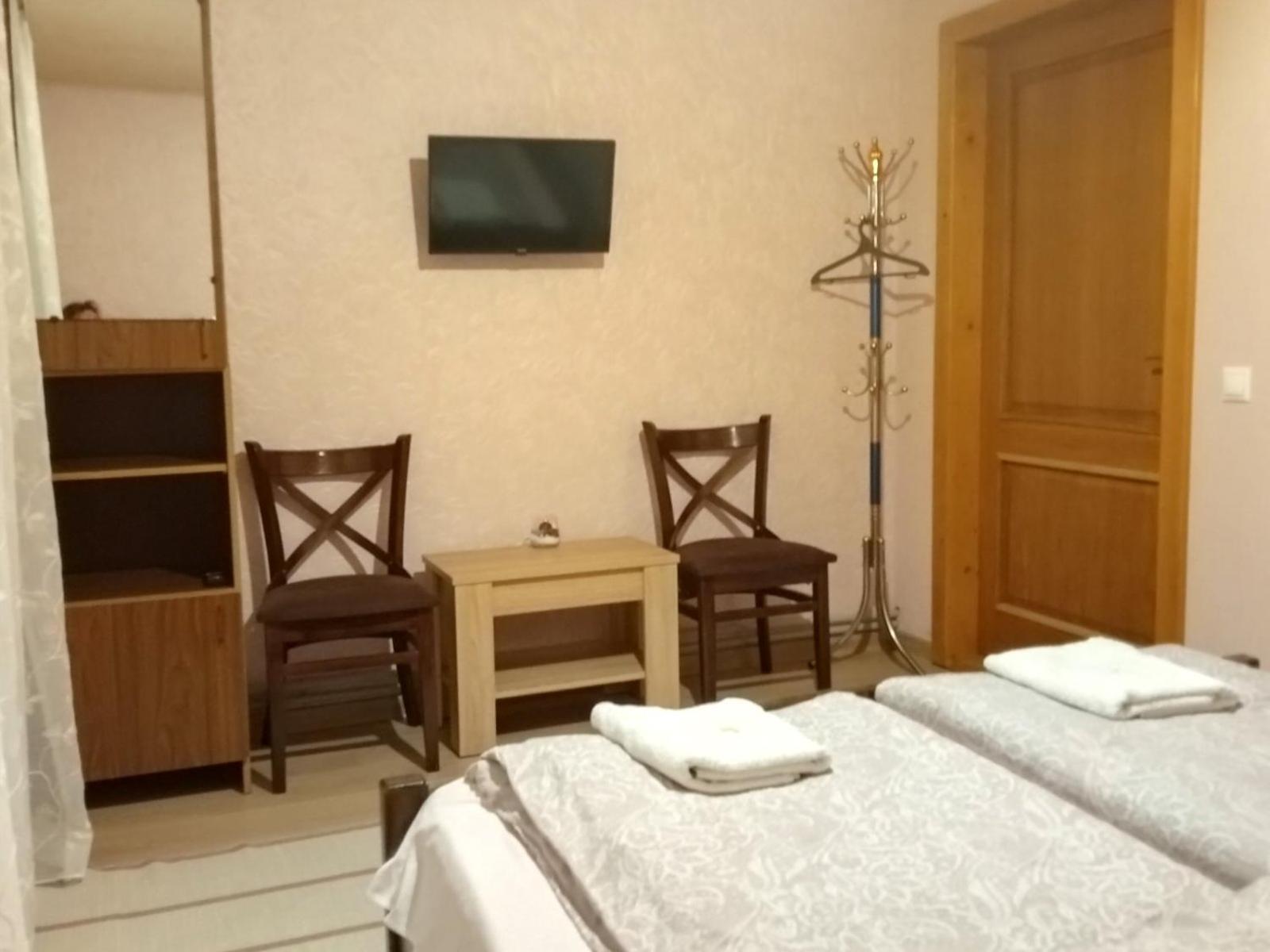 Pid Skeleyu Hotel Лазещина Стая снимка