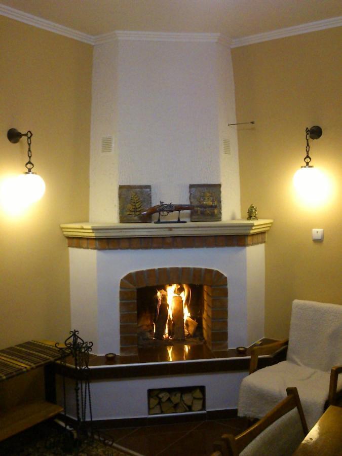 Pid Skeleyu Hotel Лазещина Екстериор снимка